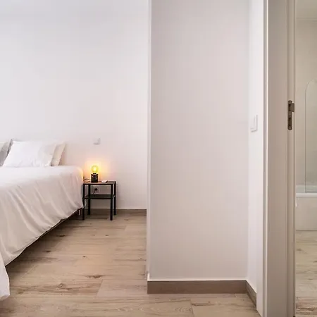 Sun Surf - Brand New & Cozy In *