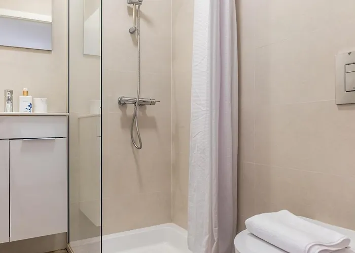 Sun, & Surf In By Lisbeyond Appartement